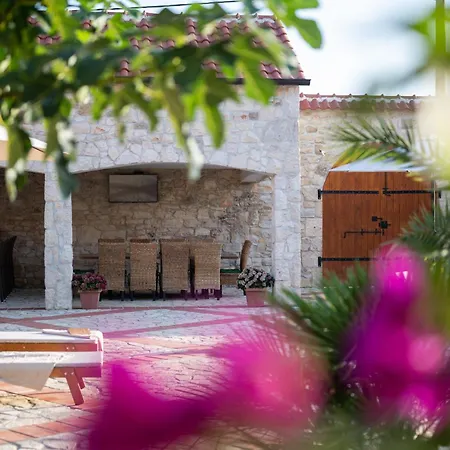Villa Dvori Jokic With Pool *